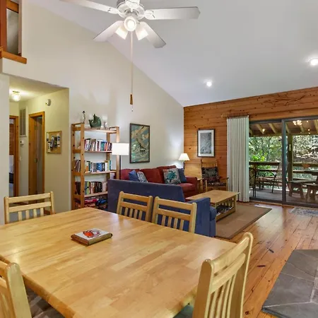 3065 Hideaway 8 Min Drive To Beach Hot Tub